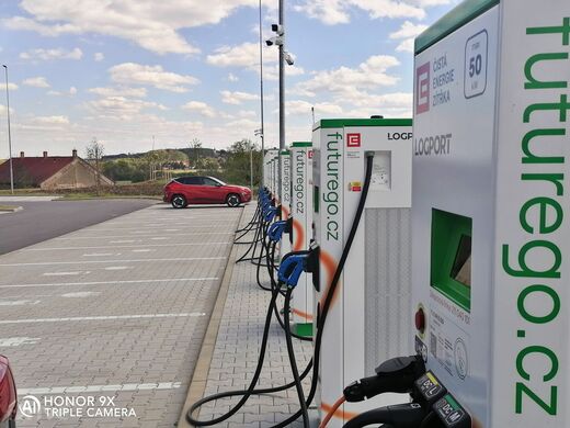 ČEZ, dálnice D0 (Pražský okruh), exit 21 Jinočany, Logport Prague West