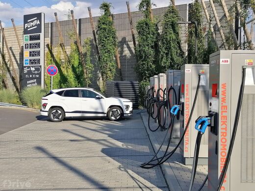 ČEZ, dálnice D1, 6. km směr Ostrava, odpočívka Průhonice, čs. Pumpa