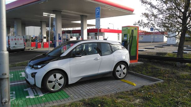 ČEZ, dálnice D1, exit č.216-Rousínov, Čerpací stanice Benzina