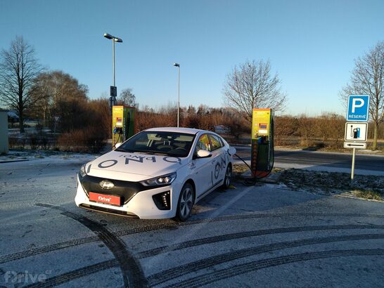 ČEZ, dálnice D1, exit č.66-Loket, restaurace McDonald's