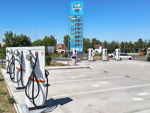 ČEZ, dálnice D10, exit 57, odpočívka Mnichovo Hradiště, čerpací stanice KM-Prona