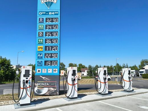 ČEZ, dálnice D10, exit 57, odpočívka Mnichovo Hradiště, čerpací stanice KM-Prona