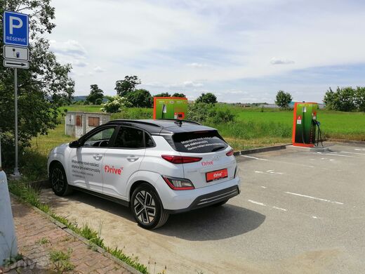 ČEZ, dálnice D4, 40. km (směr Strakonice), odpočívka Skalka, čerpací stanice Benzina