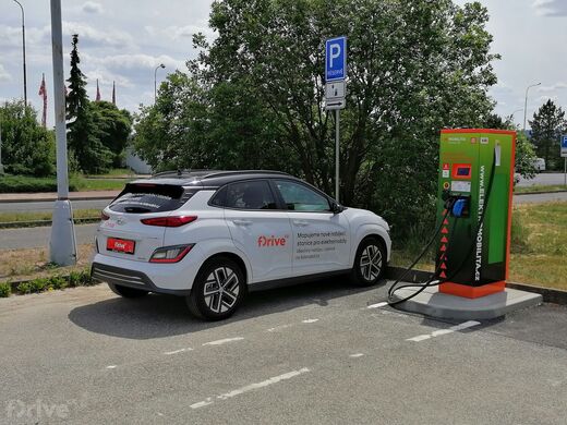 ČEZ, dálnice D4, 40. km (směr Strakonice), odpočívka Skalka, čerpací stanice Benzina