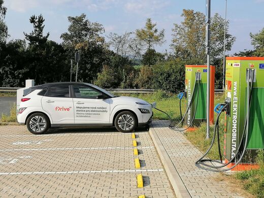 ČEZ, dálnice D5 111. km směr Rozvadov, odpočívka Kladruby, čerpací stanice Benzina,