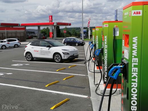 ČEZ, dálnice D5, , 85. km směr Praha, odpočívka Šlovice, čerpací stanice Benzina
