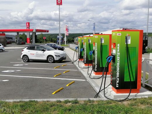 ČEZ, dálnice D5, , 85. km směr Praha, odpočívka Šlovice, čerpací stanice Benzina