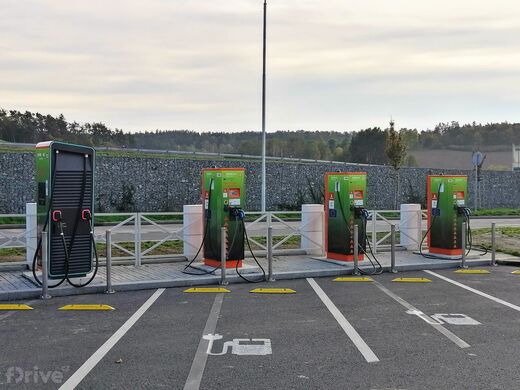 ČEZ, dálnice D5, 85. km směr Rozvadov, odpočívka Šlovice, čerpací stanice Benzina ORLEN