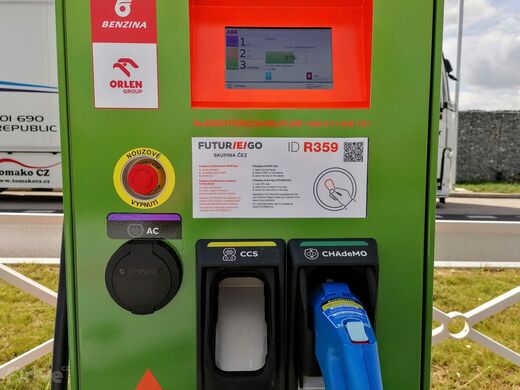 ČEZ, dálnice D5, 85. km směr SRN, odpočívka Šlovice, čerpací stanice Benzina