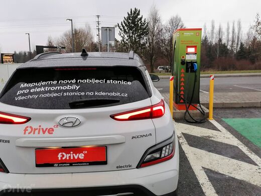 ČEZ, dálnice D6, 16.km směr Karlovy Vary, odpočívka Velká Dobrá, KFC