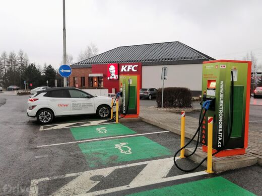ČEZ, dálnice D6, 16.km směr Karlovy Vary, odpočívka Velká Dobrá, KFC