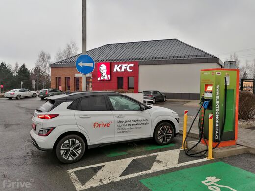 ČEZ, dálnice D6, 16.km směr Karlovy Vary, odpočívka Velká Dobrá, KFC