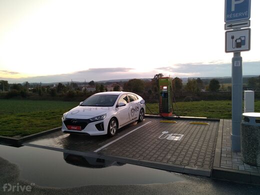 ČEZ, Hradec nad Svitavou, silnice č. 43, ČS Benzina