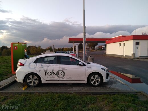 ČEZ, Hradec nad Svitavou, silnice č. 43, ČS Benzina