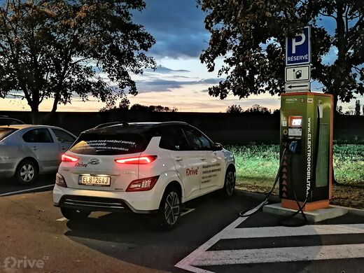ČEZ, Jaroměř, Hradecká ul., čerpací stanice Benzina ORLEN