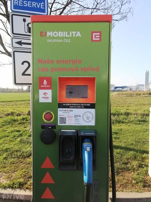 ČEZ, Jaroměř, Hradecká ul., čerpací stanice Benzina ORLEN