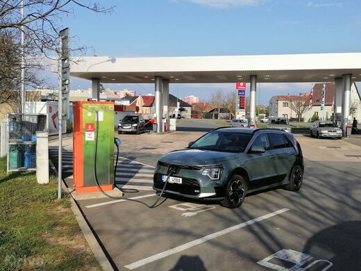 ČEZ, Jaroměř, Hradecká ul., čerpací stanice Benzina ORLEN
