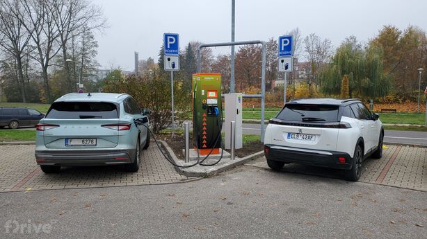 ČEZ, Jičín, Riegerova ul., OC Kaufland,