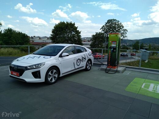 ČEZ, Karlovy Vary - Jenišov, autosalon BMW DyCom Group