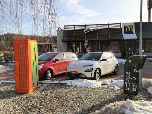 ČEZ, Karlovy Vary, ul. Dolní Kamenná, McDonald's