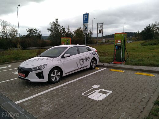 ČEZ, Kladruby, vedle dálnice D5, km. 111, směr Rozvadov