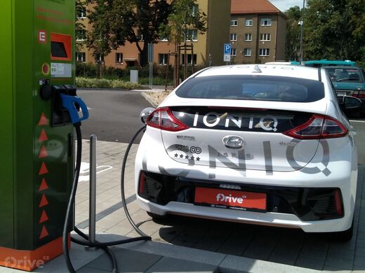 ČEZ, Kolín, ul. Dukelských hrdinů, vlakové nádraží Kolín