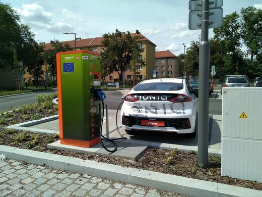 ČEZ, Kolín, ul. Dukelských hrdinů, vlakové nádraží Kolín