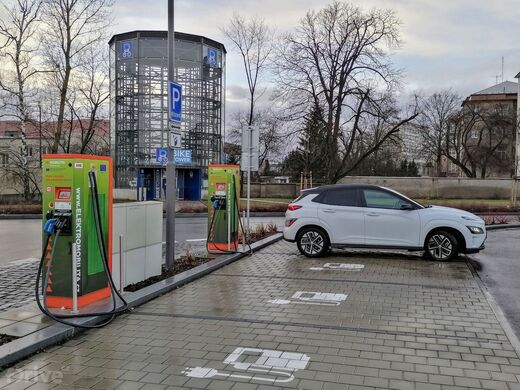 ČEZ, Kolín, ul. Dukelských hrdinů, vlakové nádraží Kolín