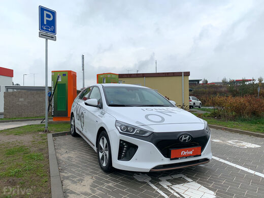 ČEZ, Osice, dálnice D11, km.80 směr Hradec Králové, areál Benzina