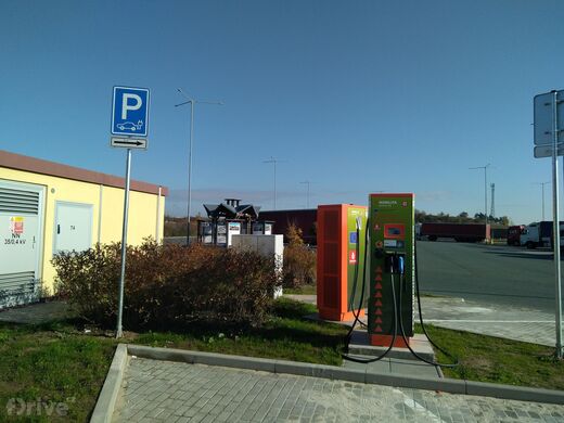 ČEZ, Osice, dálnice D11, km.80 směr Hradec Králové, areál Benzina