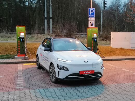 ČEZ, Písek, silnice č. 20, restaurace McDonald's