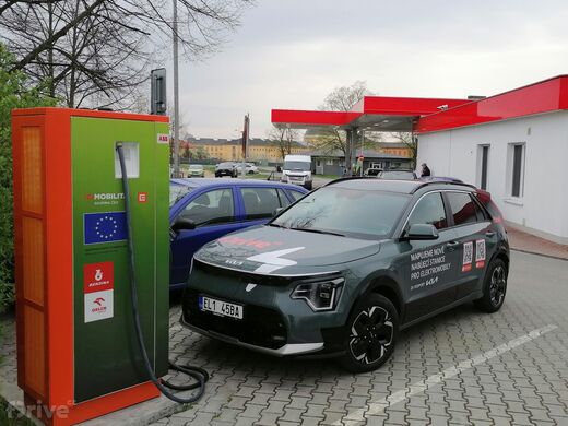 ČEZ, Plzeň, Univerzitní ul., čerpací stanice Benzina ORLEN