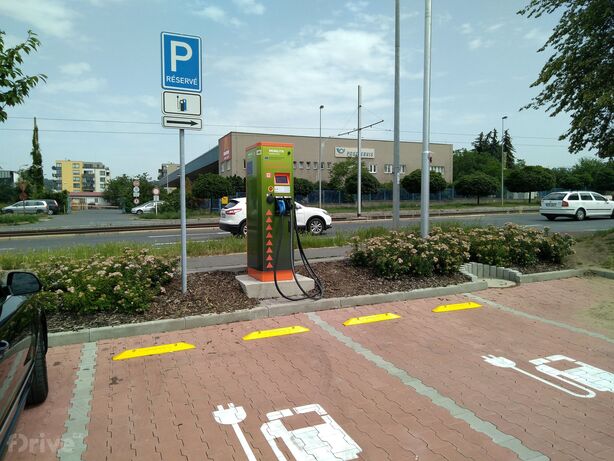 ČEZ, Praha - Hloubětín, Poděbradská, Mc Donalds