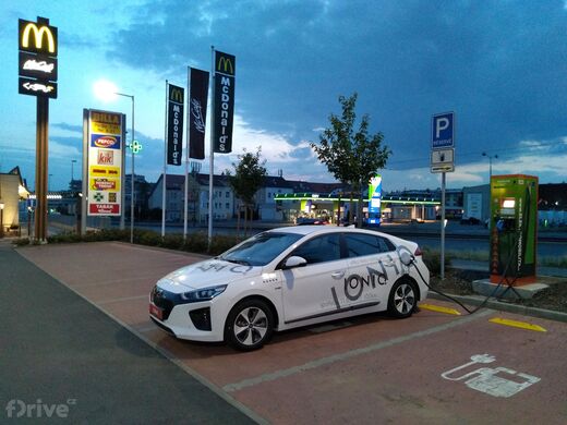 ČEZ, Praha - Hloubětín, Poděbradská, McDonald´s