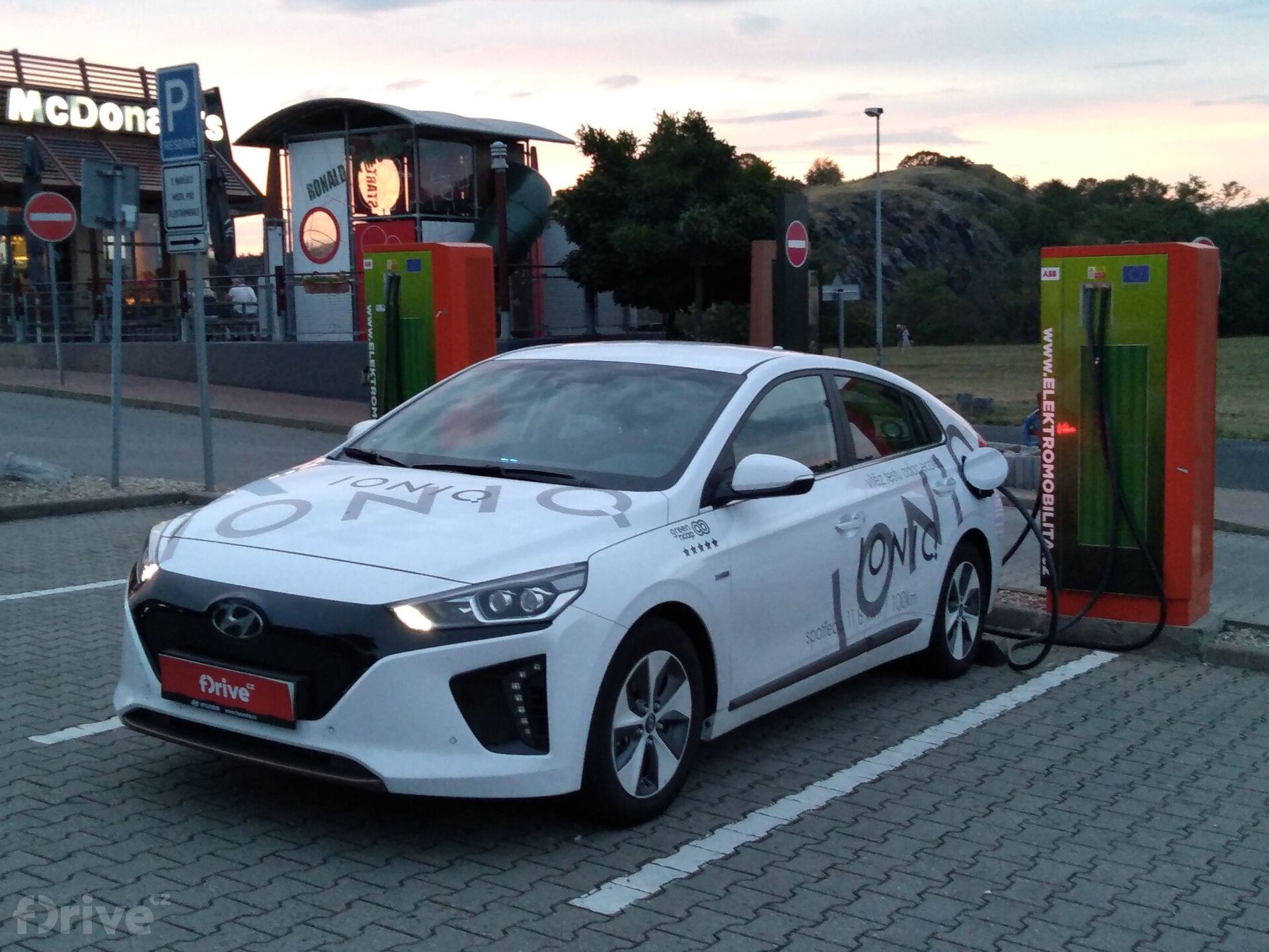 ČEZ, Praha 6 - Divoká Šárka, restaurace McDonald's