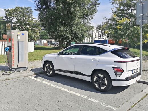 ČEZ, Praha 7 - Holešovice, ul. Železničářů, budova Visionary