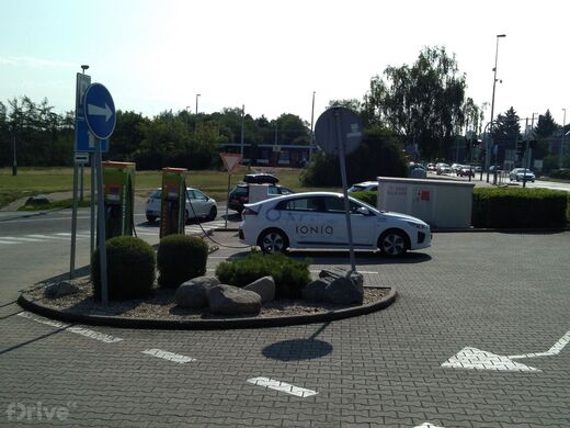 ČEZ, Praha-Divoká Šárka, restaurace McDonald's