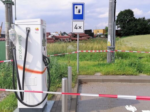 ČEZ, silnice 35, odpočívka Lačnov, čerpací stanice Shell