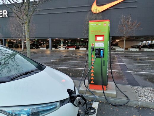 ČEZ, Tuchoměřice, Outlet centrum POP Airport, venkovní parkoviště