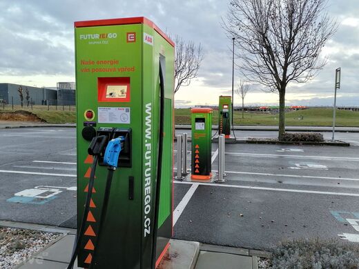 ČEZ, Tuchoměřice, Outlet centrum POP Airport, venkovní parkoviště