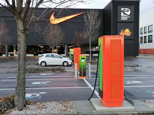 ČEZ, Tuchoměřice, Outlet centrum POP Airport, venkovní parkoviště