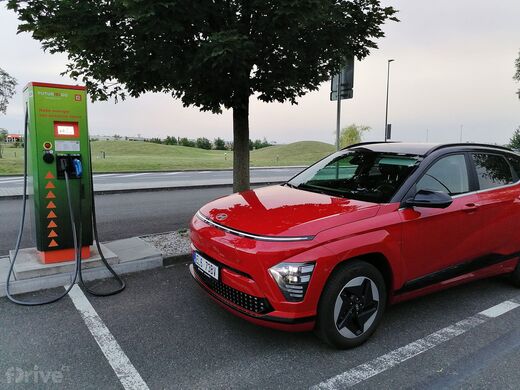 ČEZ, Tuchoměřice, Outlet centrum POP Airport, venkovní parkoviště