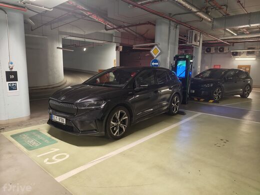 Chargee, Praha 1, Vladislavova 1390, obchodní centrum Quadrio, podzemní parkoviště