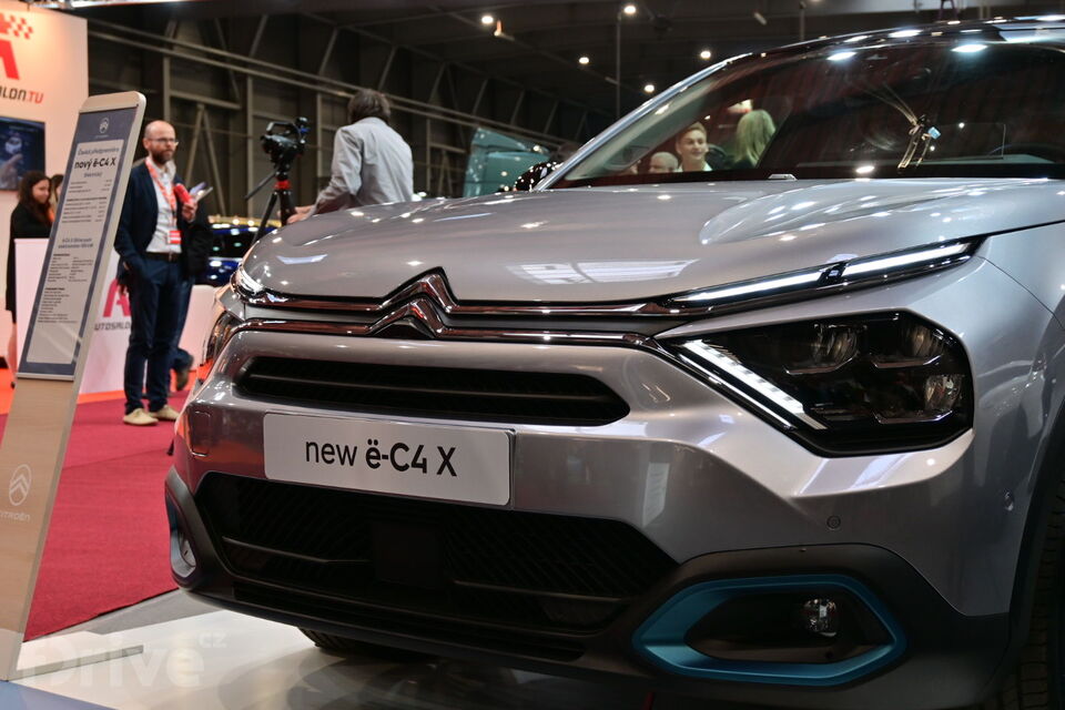 Citroën ë-C4 X