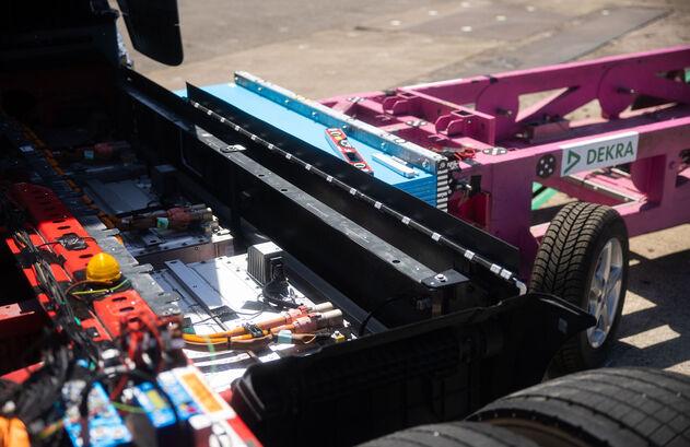 Crash test eActrosu 600