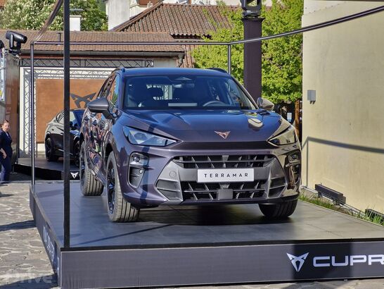 Cupra Terramar na Vltavě