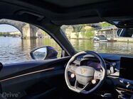 Cupra Terramar na Vltavě