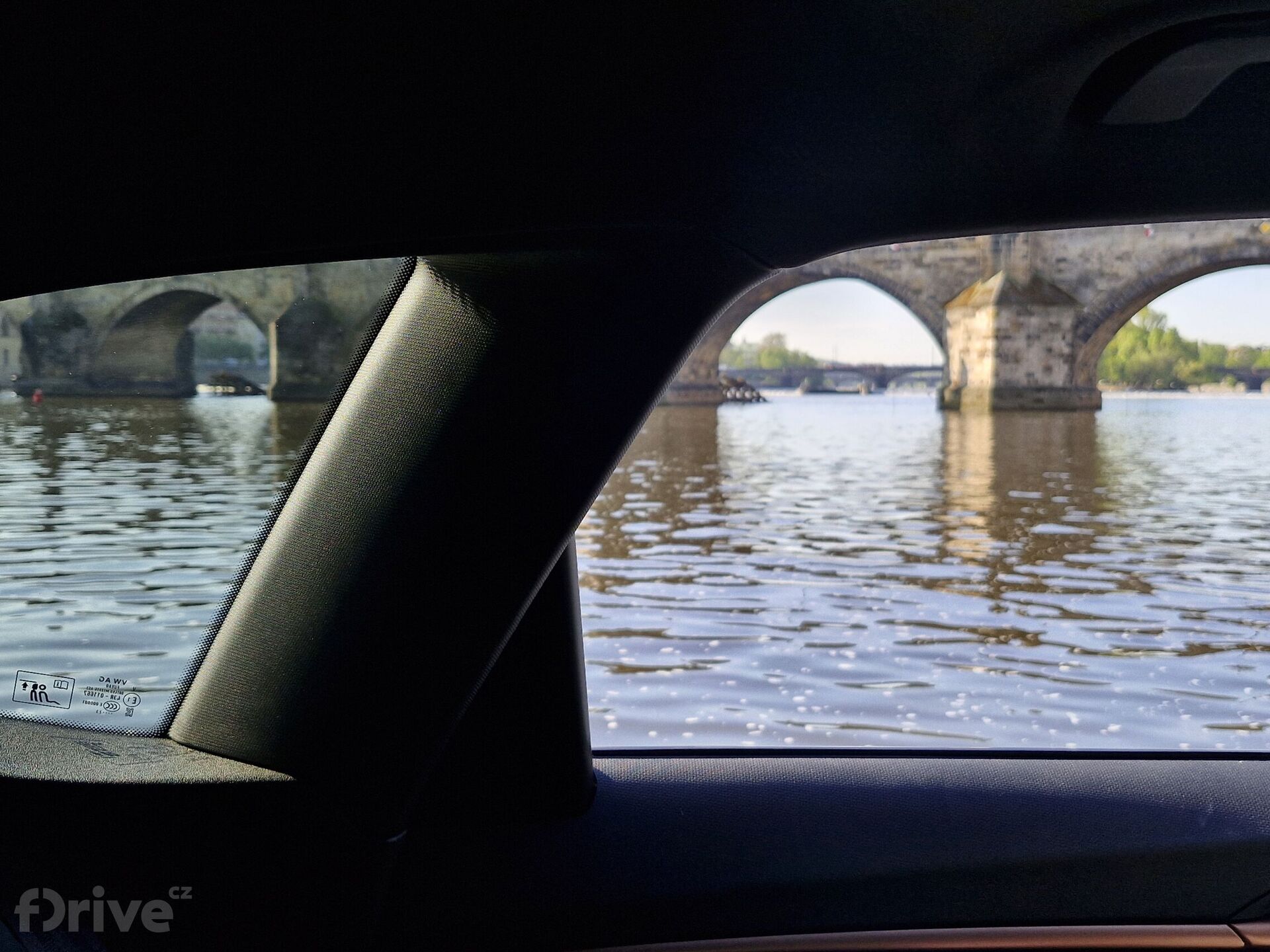 Cupra Terramar na Vltavě