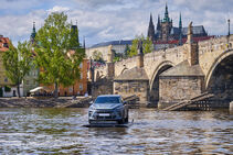 Cupra Terramar na Vltavě