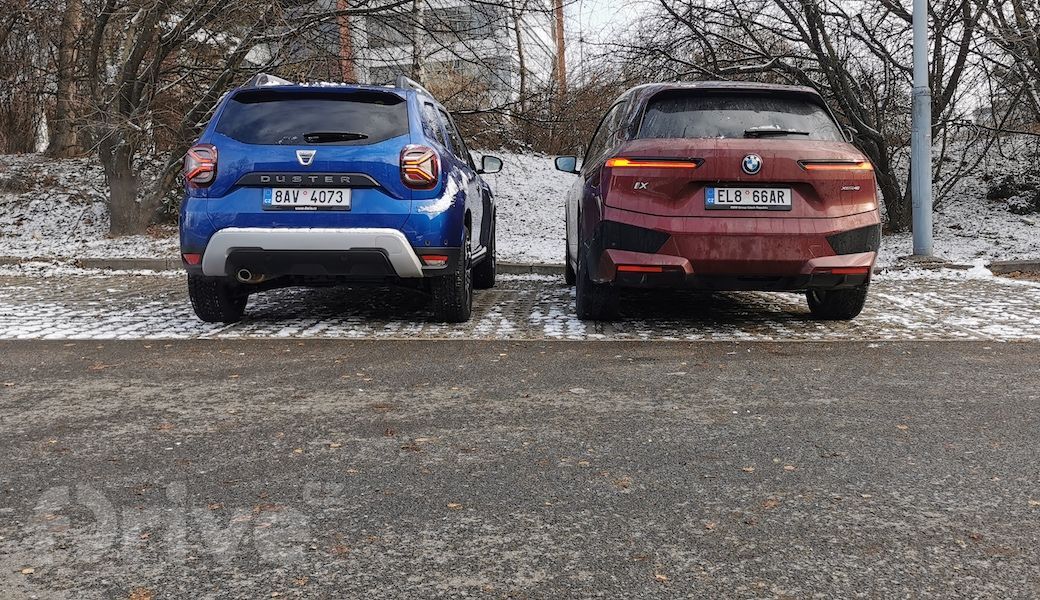 Dacia Duster a BMW iX